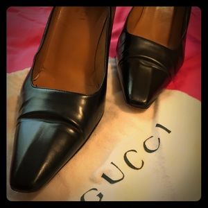 Gucci black 3 inch pumps